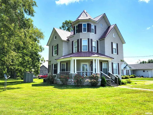 $149,000 | 513 South Main Street, Clay City, IL 62824