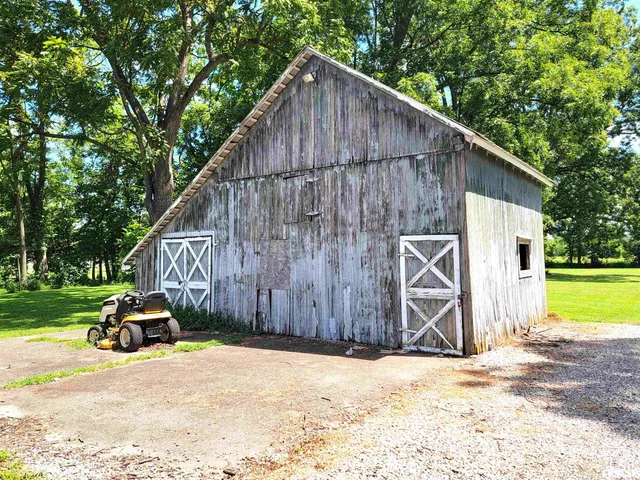 $149,000 | 513 South Main Street, Clay City, IL 62824