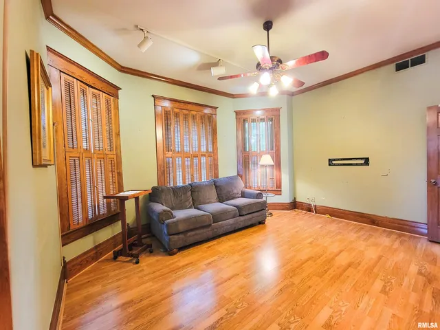 $149,000 | 513 South Main Street, Clay City, IL 62824