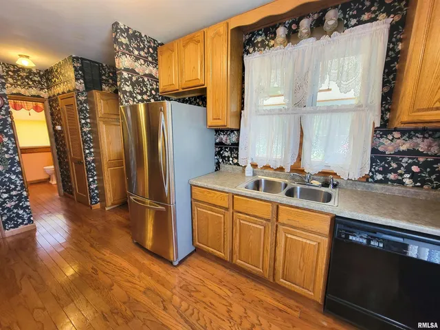 $149,000 | 513 South Main Street, Clay City, IL 62824