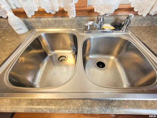 $149,000 | 513 South Main Street, Clay City, IL 62824