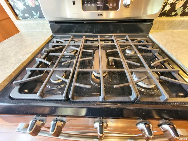 $149,000 | 513 South Main Street, Clay City, IL 62824