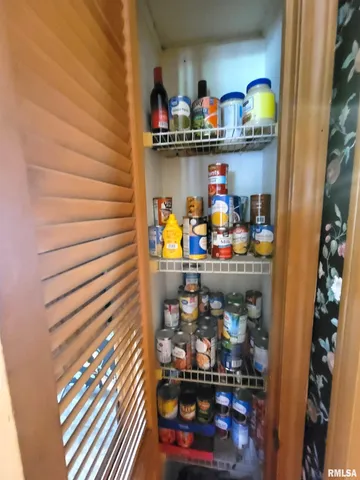 $149,000 | 513 South Main Street, Clay City, IL 62824