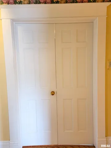 $149,000 | 513 South Main Street, Clay City, IL 62824