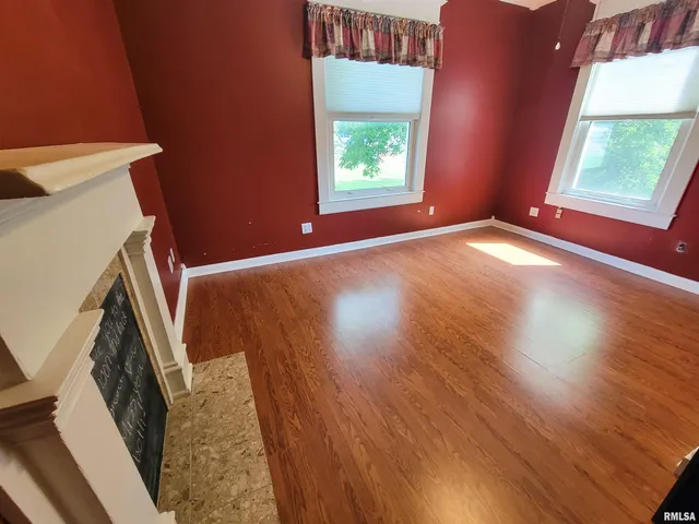 $149,000 | 513 South Main Street, Clay City, IL 62824