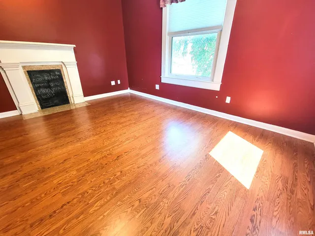 $149,000 | 513 South Main Street, Clay City, IL 62824