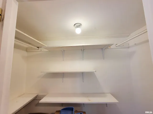 $149,000 | 513 South Main Street, Clay City, IL 62824