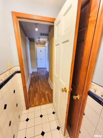 $149,000 | 513 South Main Street, Clay City, IL 62824