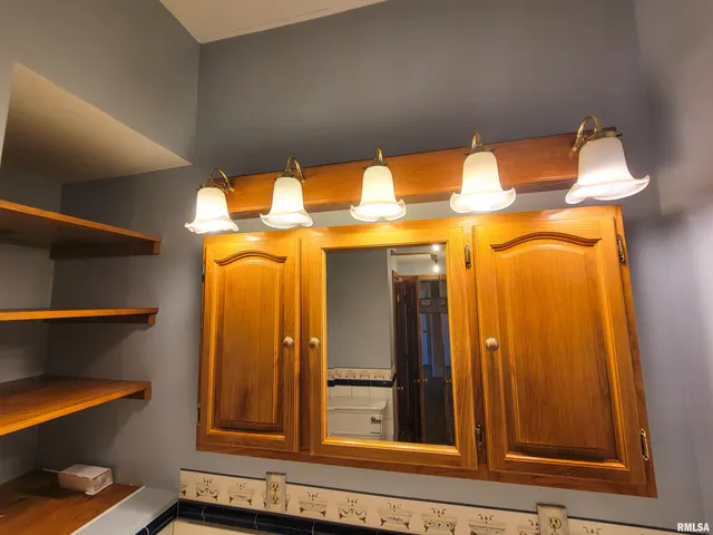 $149,000 | 513 South Main Street, Clay City, IL 62824