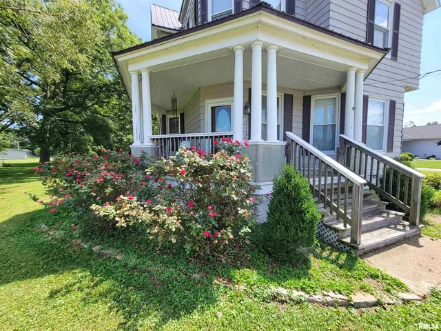 $149,000 | 513 South Main Street, Clay City, IL 62824