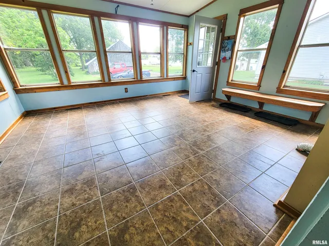 $149,000 | 513 South Main Street, Clay City, IL 62824