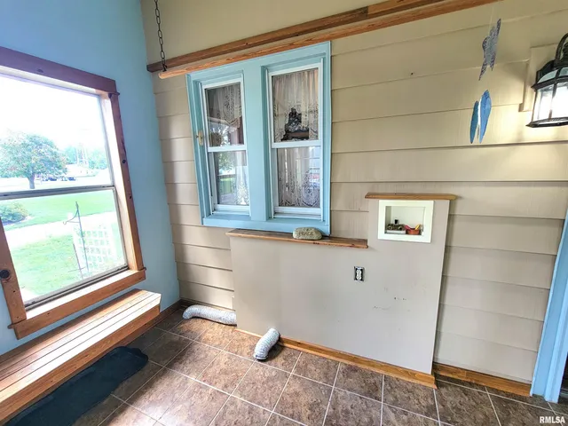 $149,000 | 513 South Main Street, Clay City, IL 62824