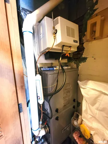 $149,000 | 513 South Main Street, Clay City, IL 62824