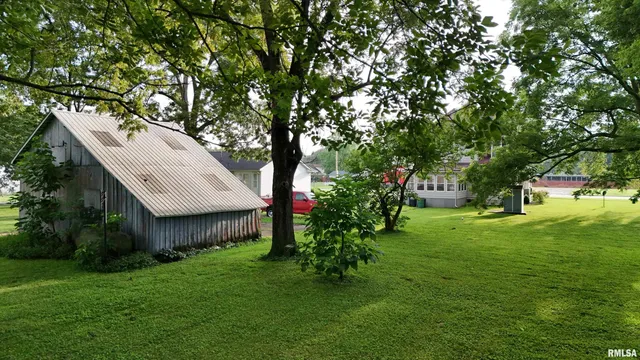 $149,000 | 513 South Main Street, Clay City, IL 62824