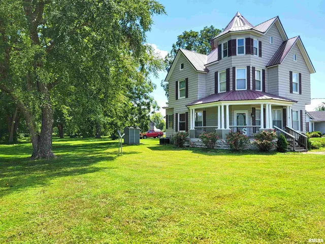 $149,000 | 513 South Main Street, Clay City, IL 62824