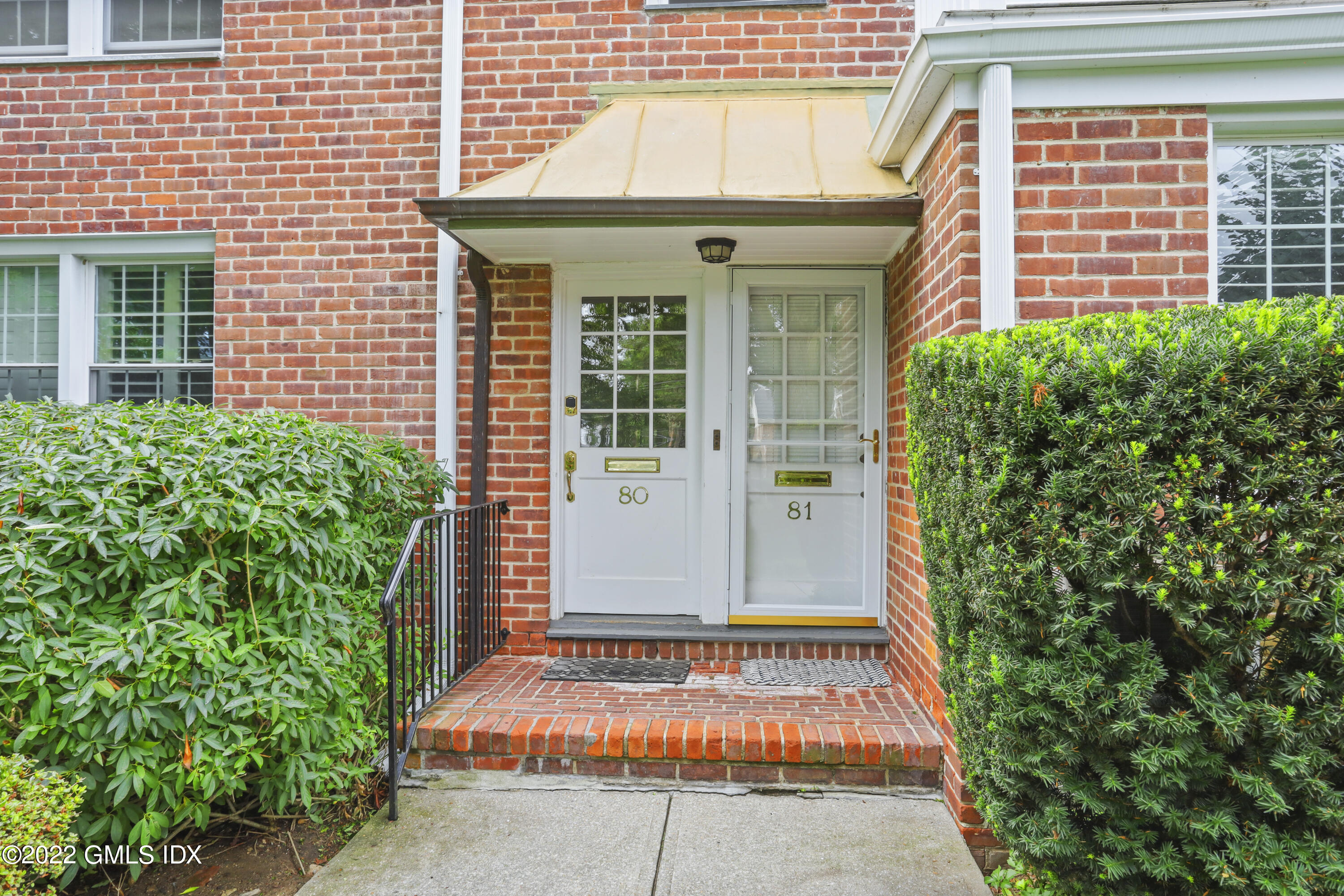 80 Putnam Park Greenwich, CT 06830 - Photo 2 of 20 a view of outdoor space of a house