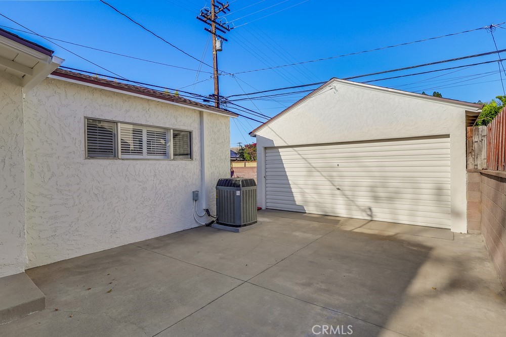 3562 North Studebaker Road Long Beach, CA 90808 - Photo 38 of 39 a view of a house with porch