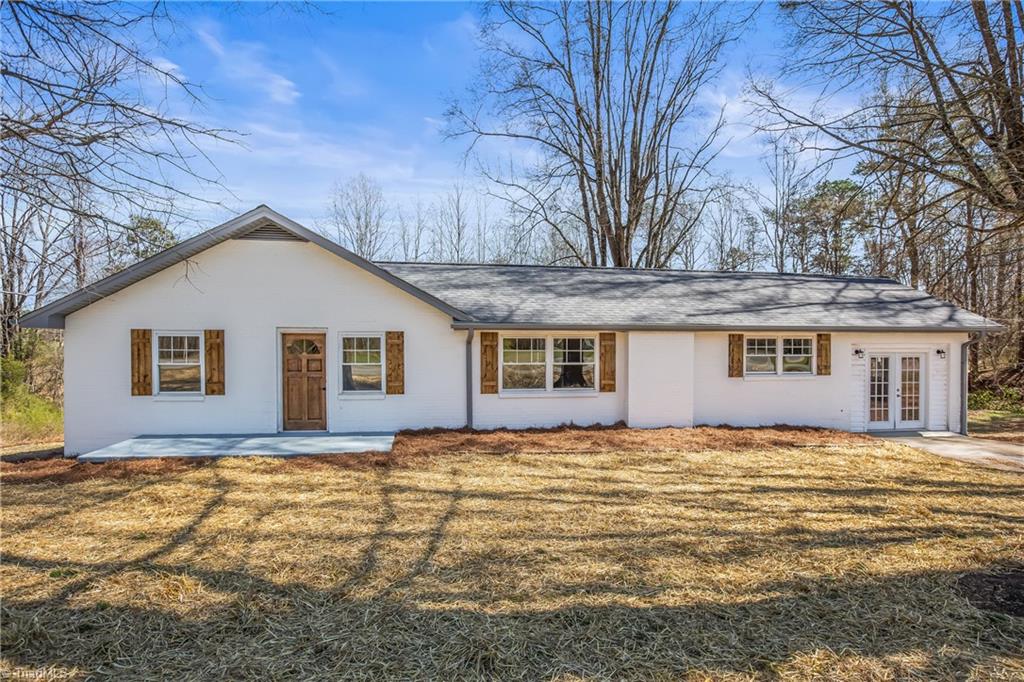 2032 Falcon Road East Bend, NC 27018 - Photo 3 of 27 Gallery Image 3