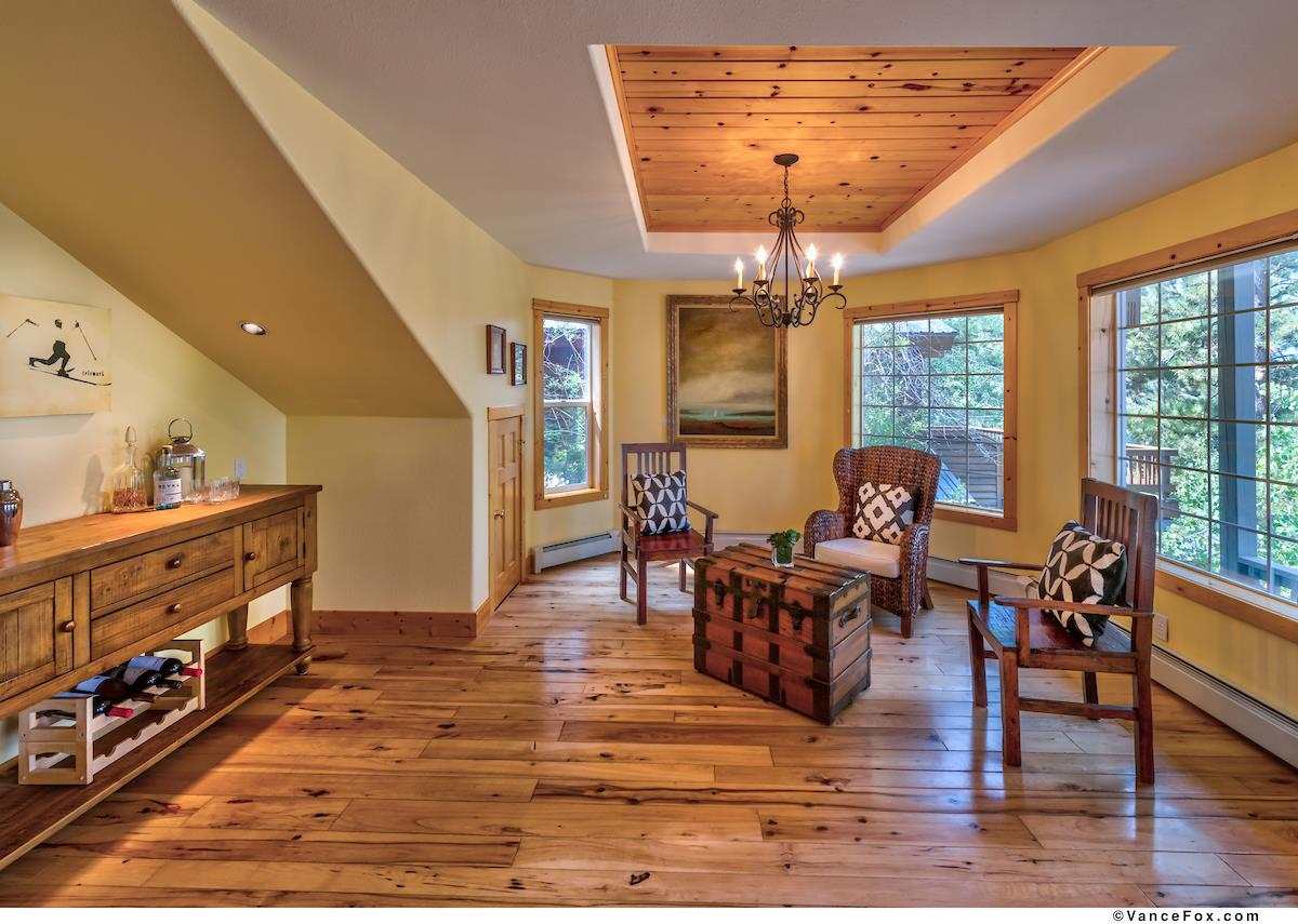 378 Skidder Trail Truckee, CA 96161 - Photo 10 of 21 a living room with furniture and wooden floor