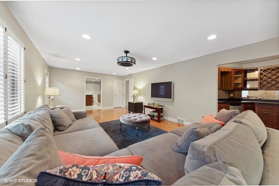 920 South County Line Road Hinsdale, IL 60521 - Photo 12 of 28
