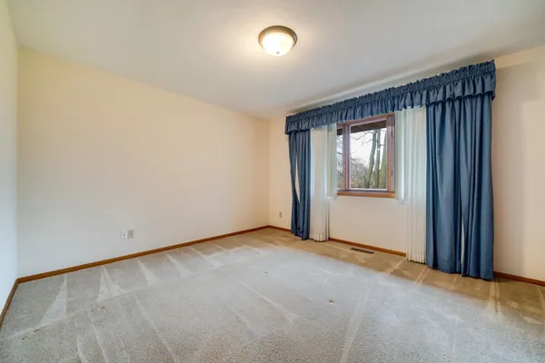 $149,900 | 5036 Valley Pines Drive, Rockford, IL 61109