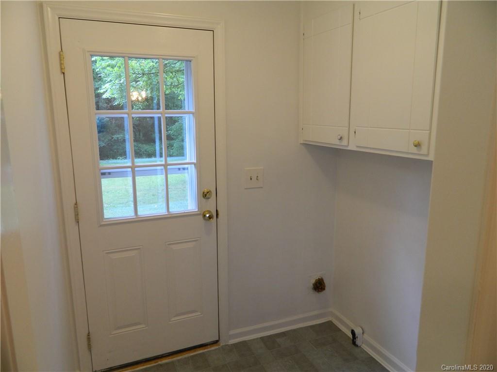 5718 Trotters Ridge Road Charlotte, NC 28227 - Photo 8 of 18 a small space with a window