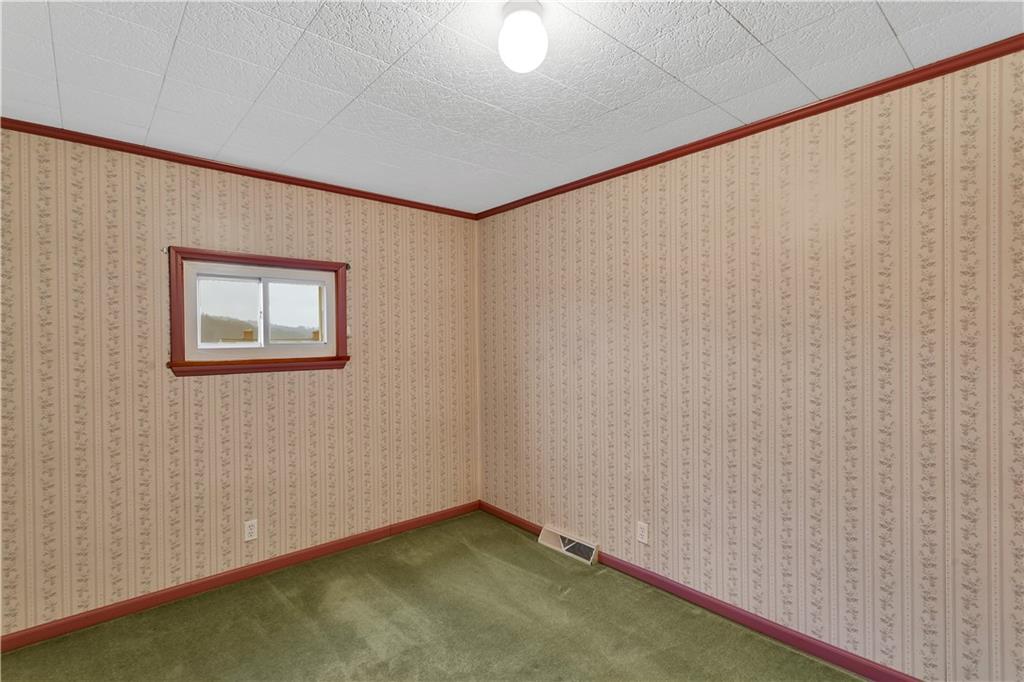 324 Beech Street Vandergrift, PA 15690 - Photo 16 of 26