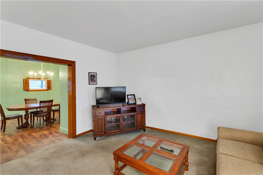 324 Beech Street Vandergrift, PA 15690 - Photo 3 of 26