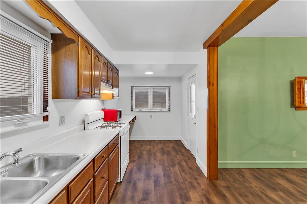 324 Beech Street Vandergrift, PA 15690 - Photo 8 of 26