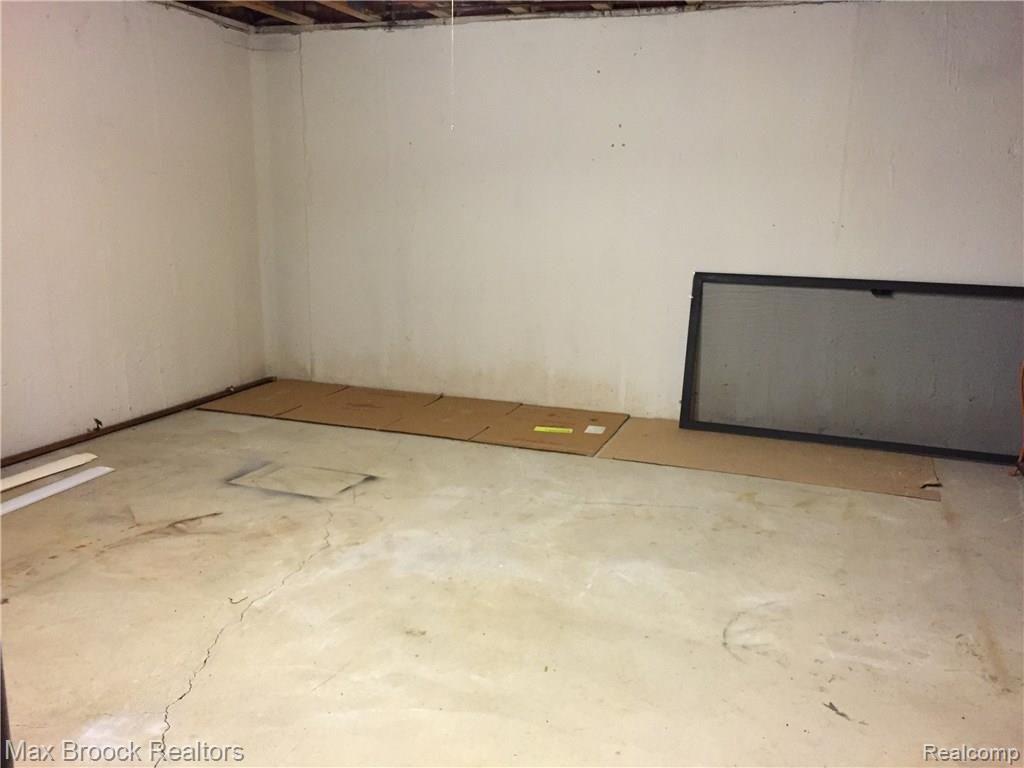 21990 River Ridge Trail, Unit 70 Farmington, MI 48335 - Photo 25 of 27 Large storage room