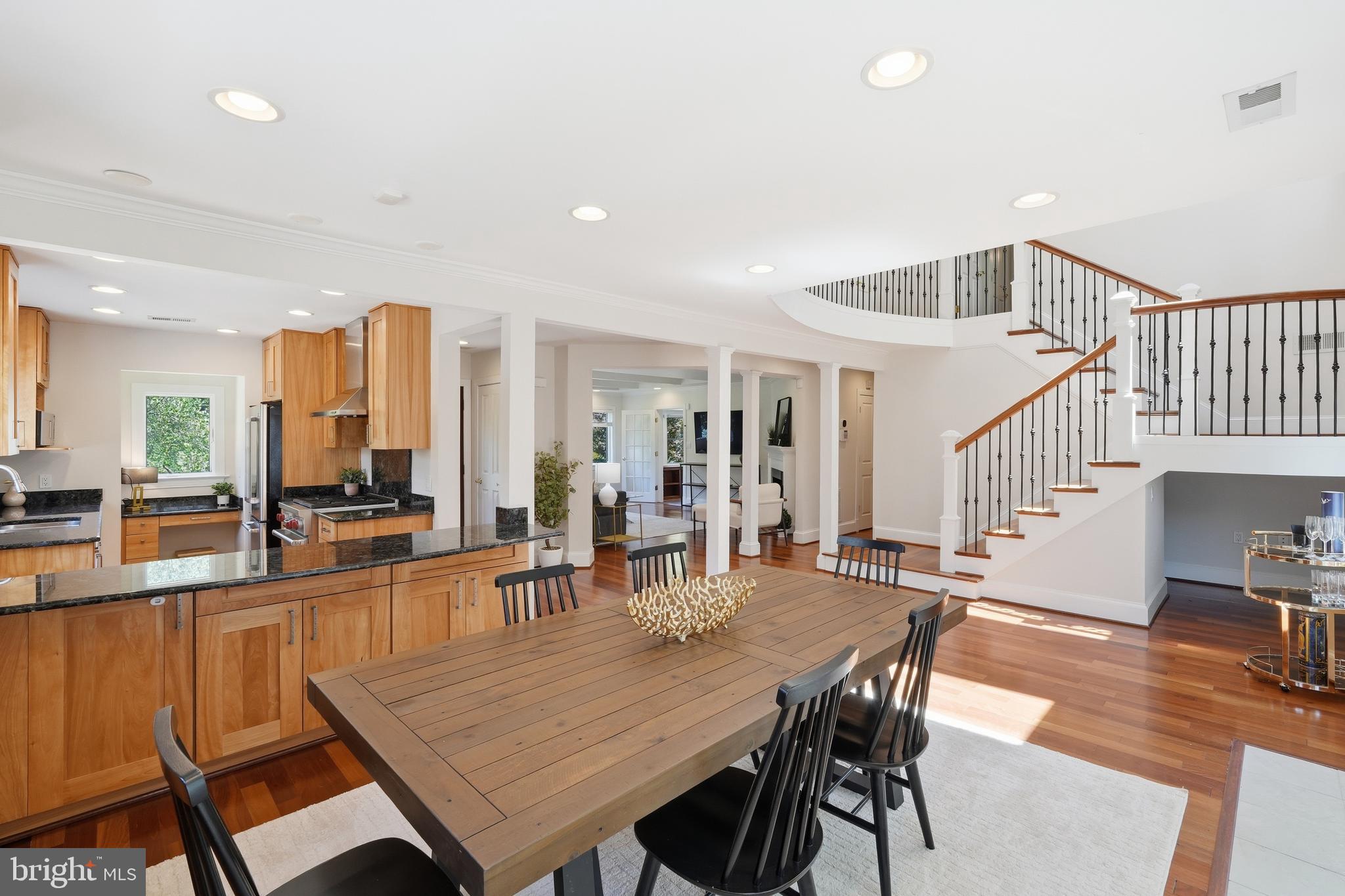 414 Skyhill Road Alexandria, VA 22314 - Photo 15 of 42 Dining Area