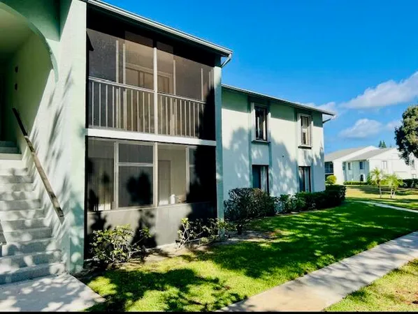 $2,000 | 3606 Alder Drive, Unit D2, West Palm Beach, FL 33417