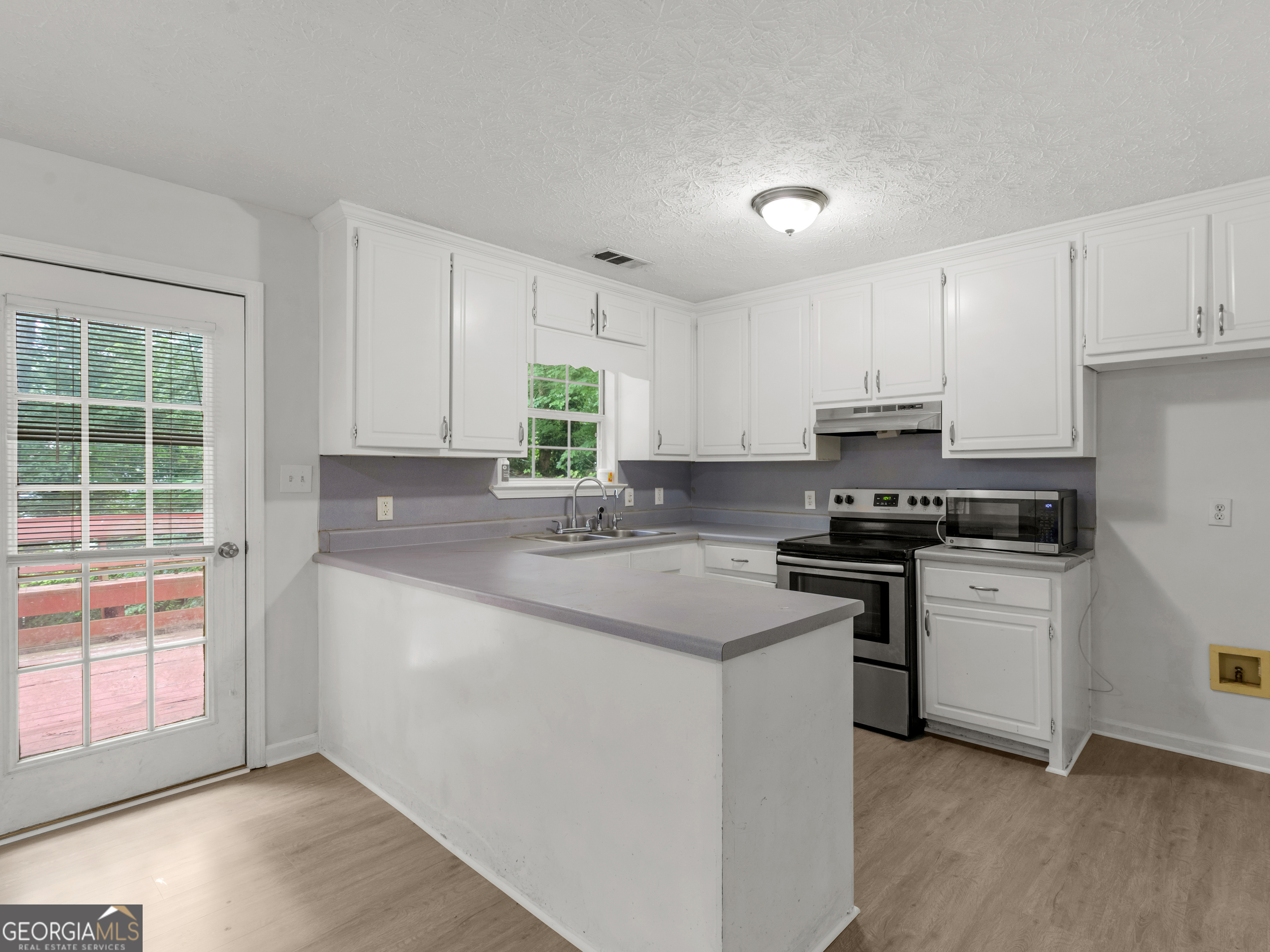 3055 Deerfield Way Rex, GA 30273 - Photo 8 of 23