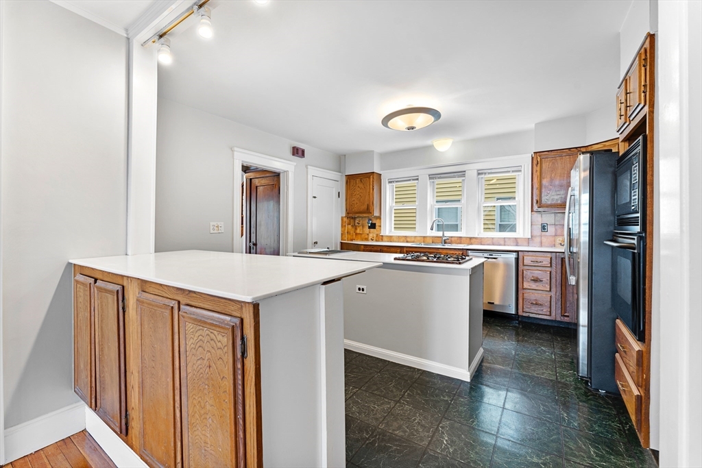 193 Ashcroft Road Medford, MA 02155 - Photo 12 of 33 Gallery Image 12
