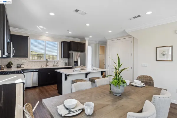 $699,000 | 2417 Golden Way, Fairfield, CA 94533