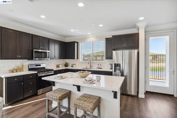 $699,000 | 2417 Golden Way, Fairfield, CA 94533