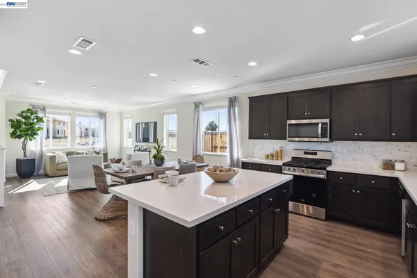 $699,000 | 2417 Golden Way, Fairfield, CA 94533