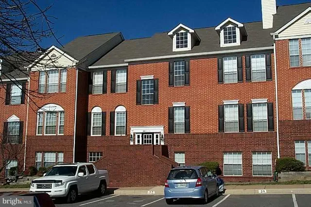 $1,825 | 668 Gateway Drive Southeast, Unit 412, Leesburg, VA 20175