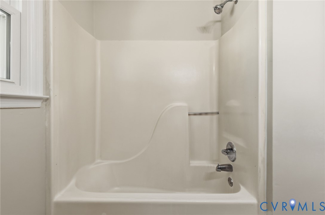 7631 Cotfield Road North Chesterfield, VA 23237 - Photo 20 of 28 Upstairs bedroom