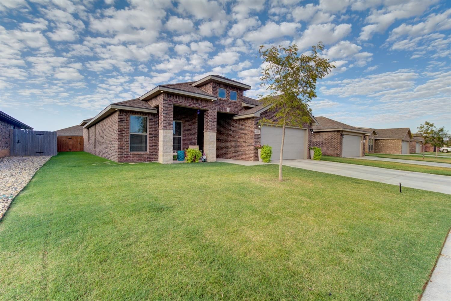 7333 100th Street Lubbock, TX 79424 - Photo 2 of 24 Front View angled