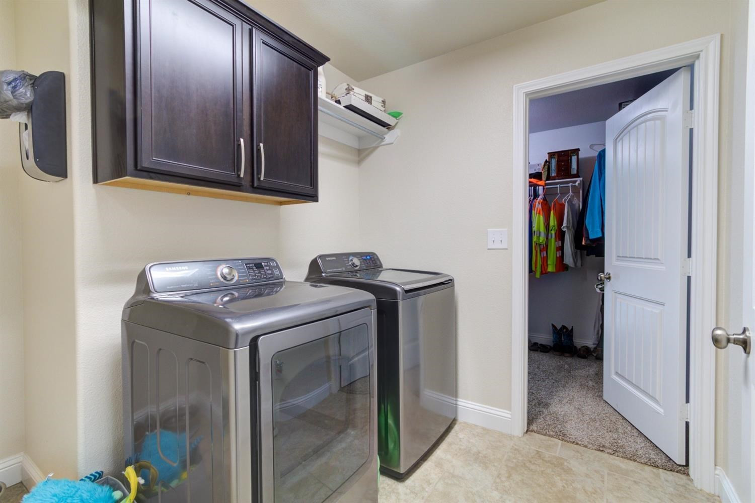 7333 100th Street Lubbock, TX 79424 - Photo 21 of 24 Laundry room into master closet