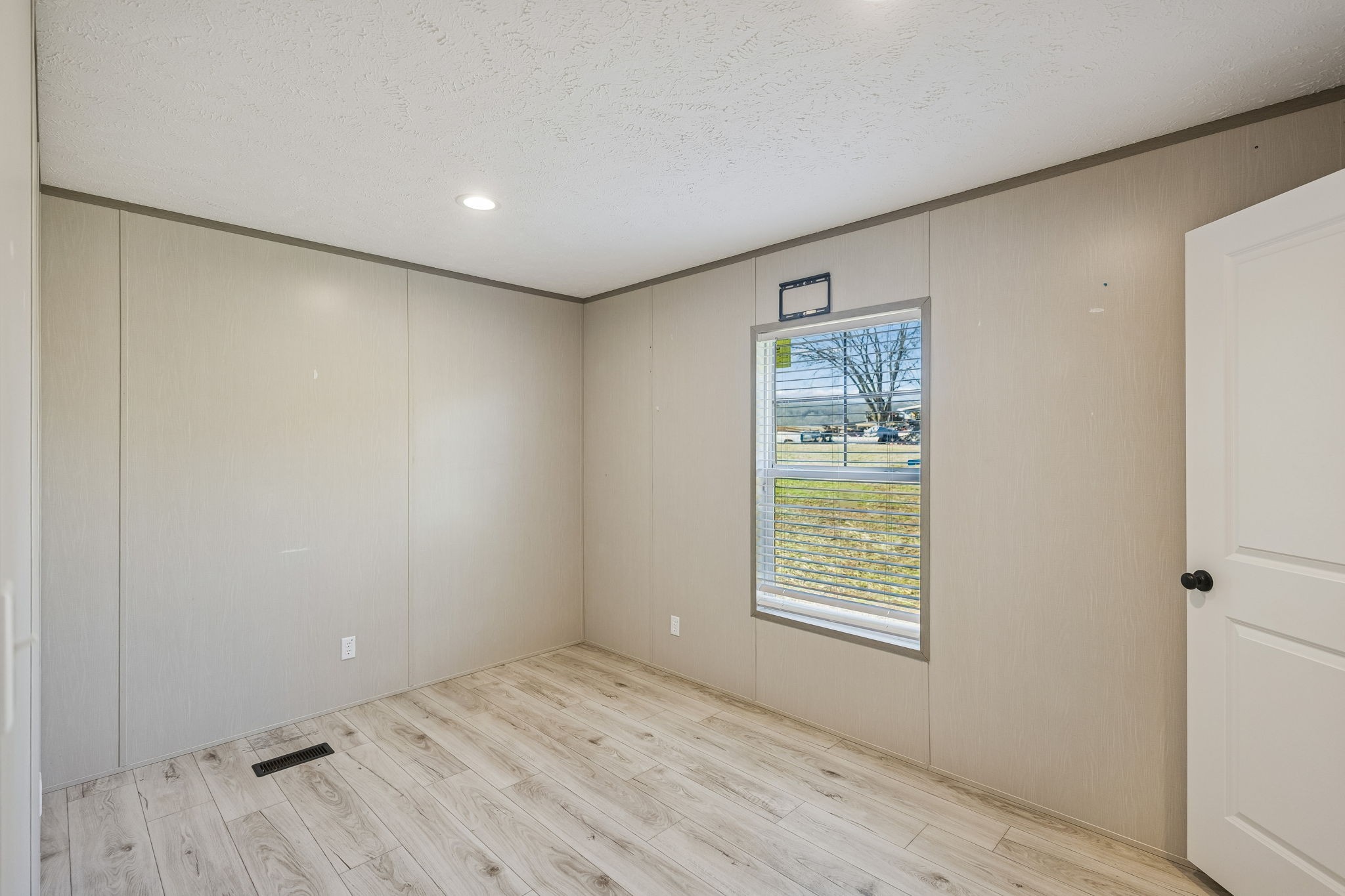 1053 Buncombe Road Belvidere, TN 37306 - Photo 21 of 46