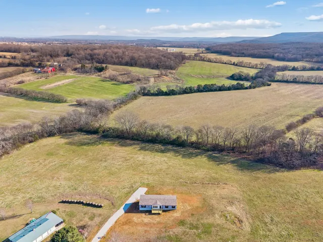 $299,000 | 1053 Buncombe Road, Belvidere, TN 37306