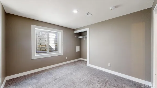 a view of a utility room