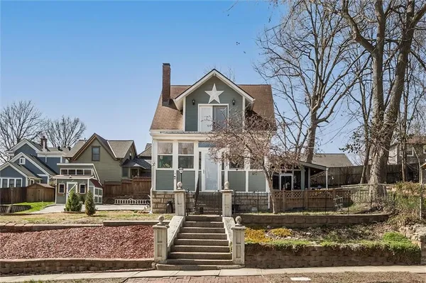 $265,000 | 408 North Lightburne Street, Liberty, MO 64068