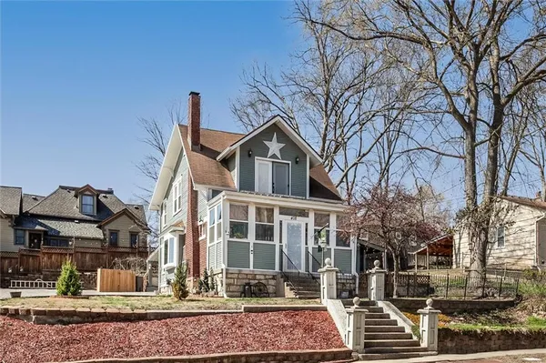 $275,000 | 408 North Lightburne Street, Liberty, MO 64068