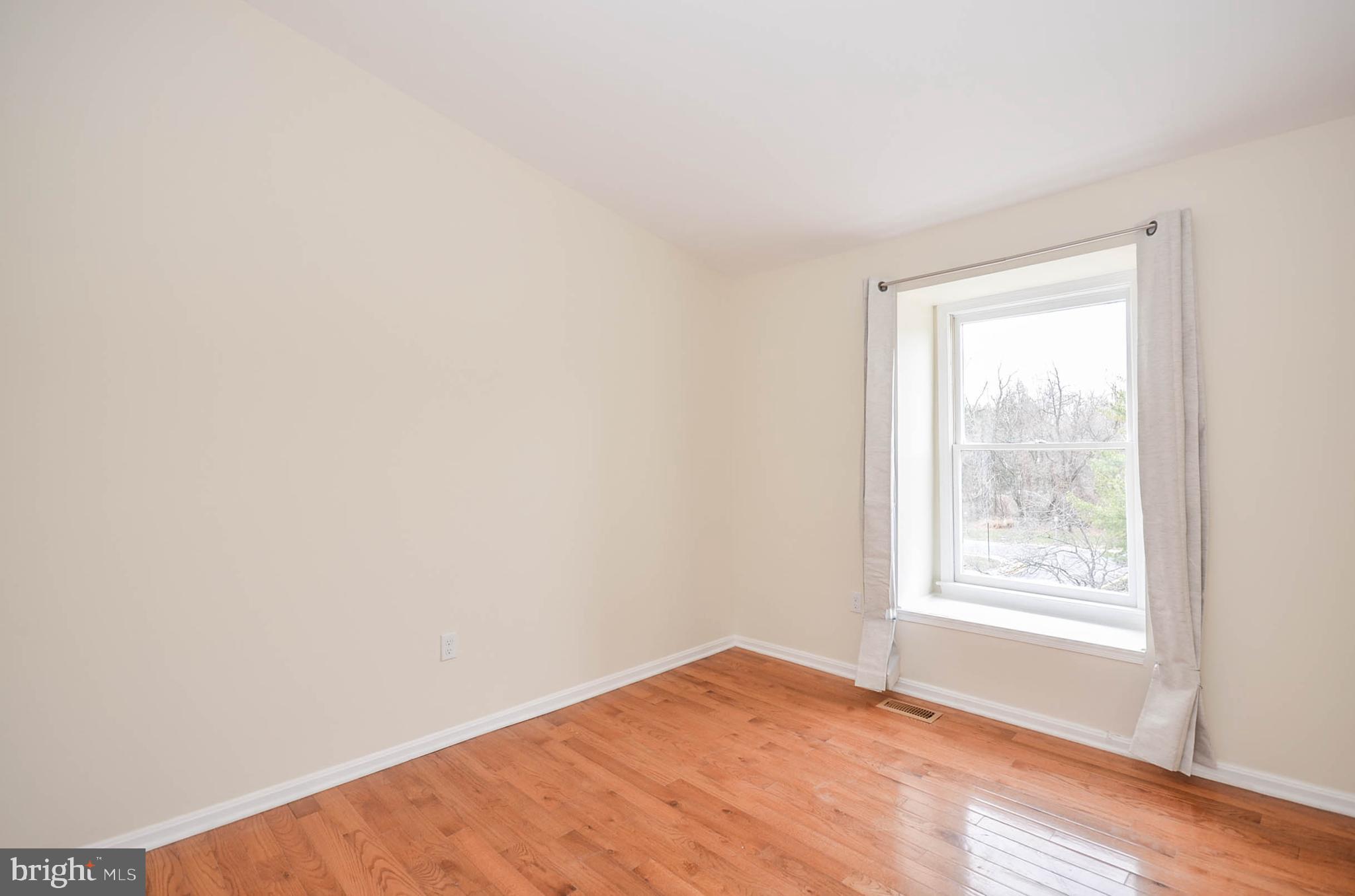 19 Sonata Court Silver Spring, MD 20901 - Photo 16 of 32 Bedroom 2