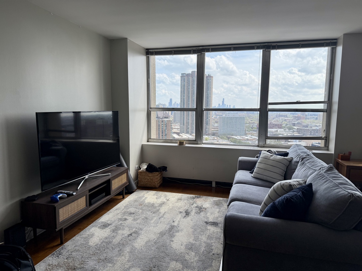 655 West Irving Park Road, Unit 2313 Chicago, IL 60613 - Photo 3 of 13