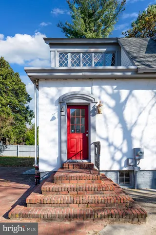 a view of house with a outdoor space
