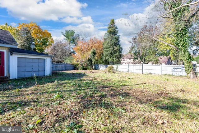 a view of backyard of house